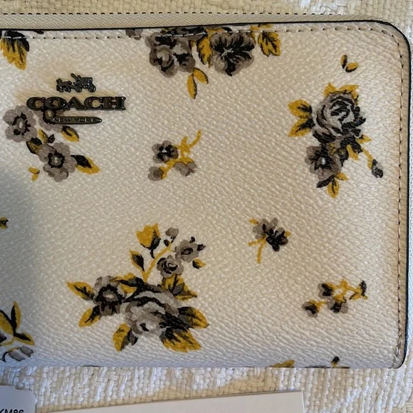 COACH Accordion Zip wallet in prairie print - 59014- NWT - Picture 8 of 8